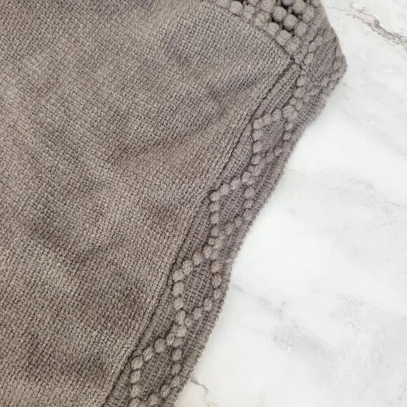 NWT Steve Madden Crochet Knit Soft Cozy Hooded Cape Poncho Knit Sweater Grey OS - Picture 6 of 9